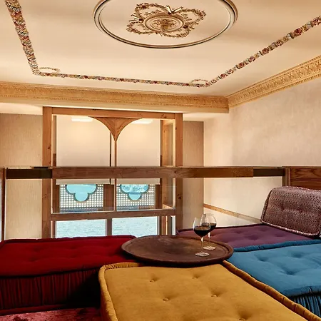 Domus Renier Boutique (adults Only) מלון