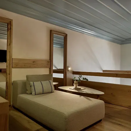 Готель Domus Renier Boutique (adults Only) 5*